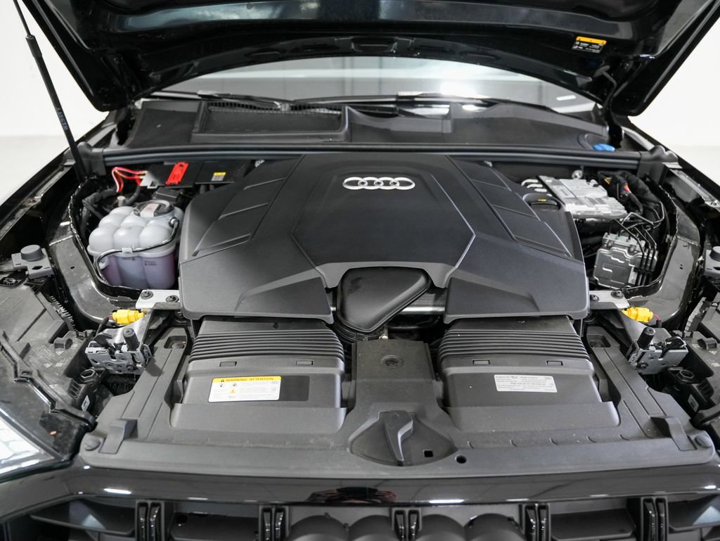 Used 2025 Audi Q7 3.0T Prestige image 43