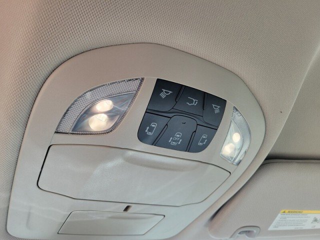 Used 2023 Chrysler Pacifica Touring-L image 25