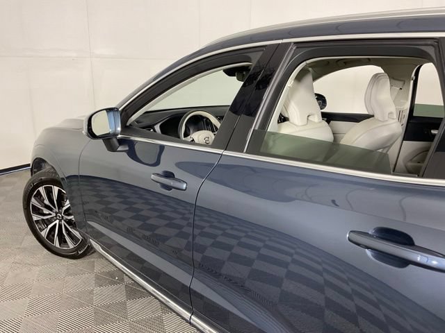 Used 2023 Volvo XC60 B5 Plus w/ Climate Package AWD/4WD image 37