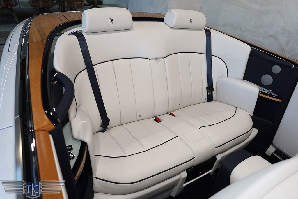 Used 2017 Rolls-Royce Phantom Drophead Coupe image 26