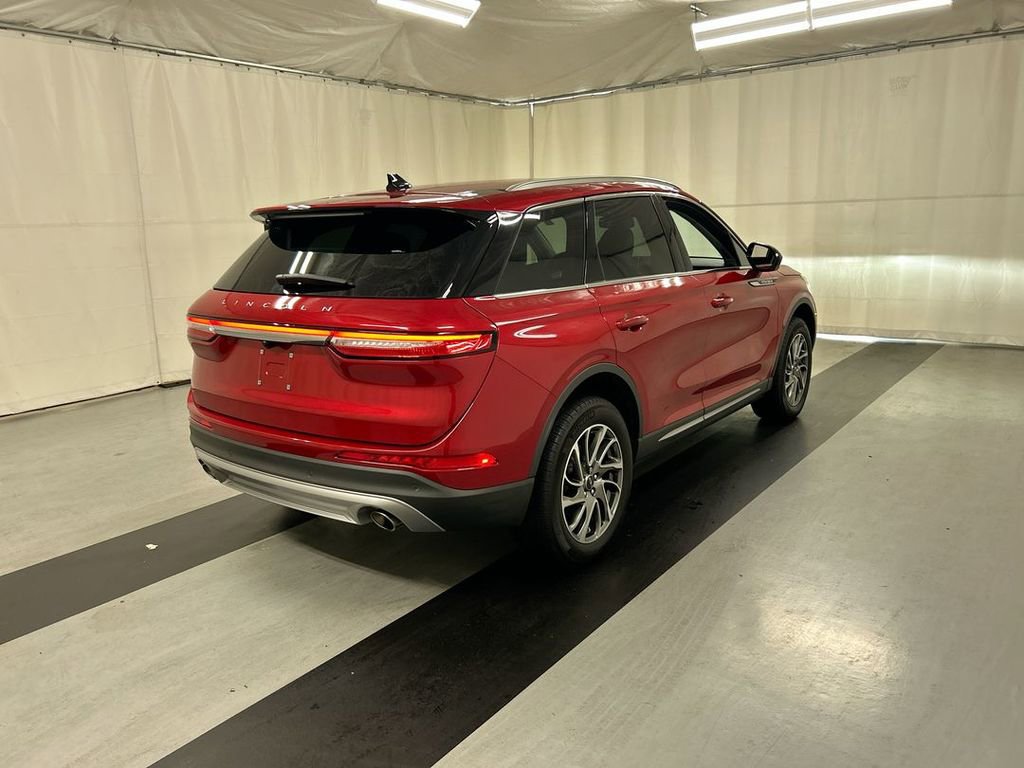 Used 2022 Lincoln Corsair Standard w/ Equipment Group 101A image 2