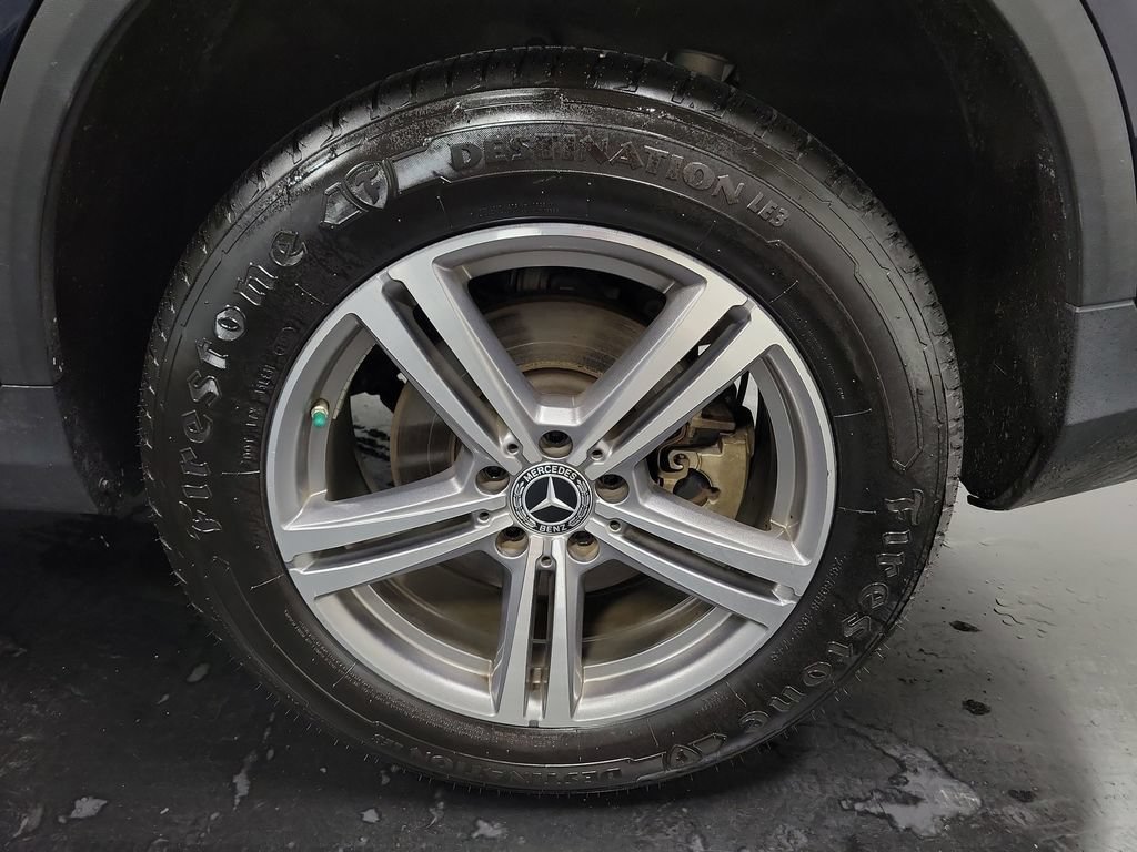Used 2022 Mercedes-Benz GLC 300 4MATIC image 10