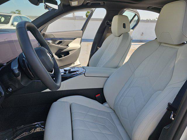 Used 2024 BMW 540i xDrive w/ Premium Package image 15