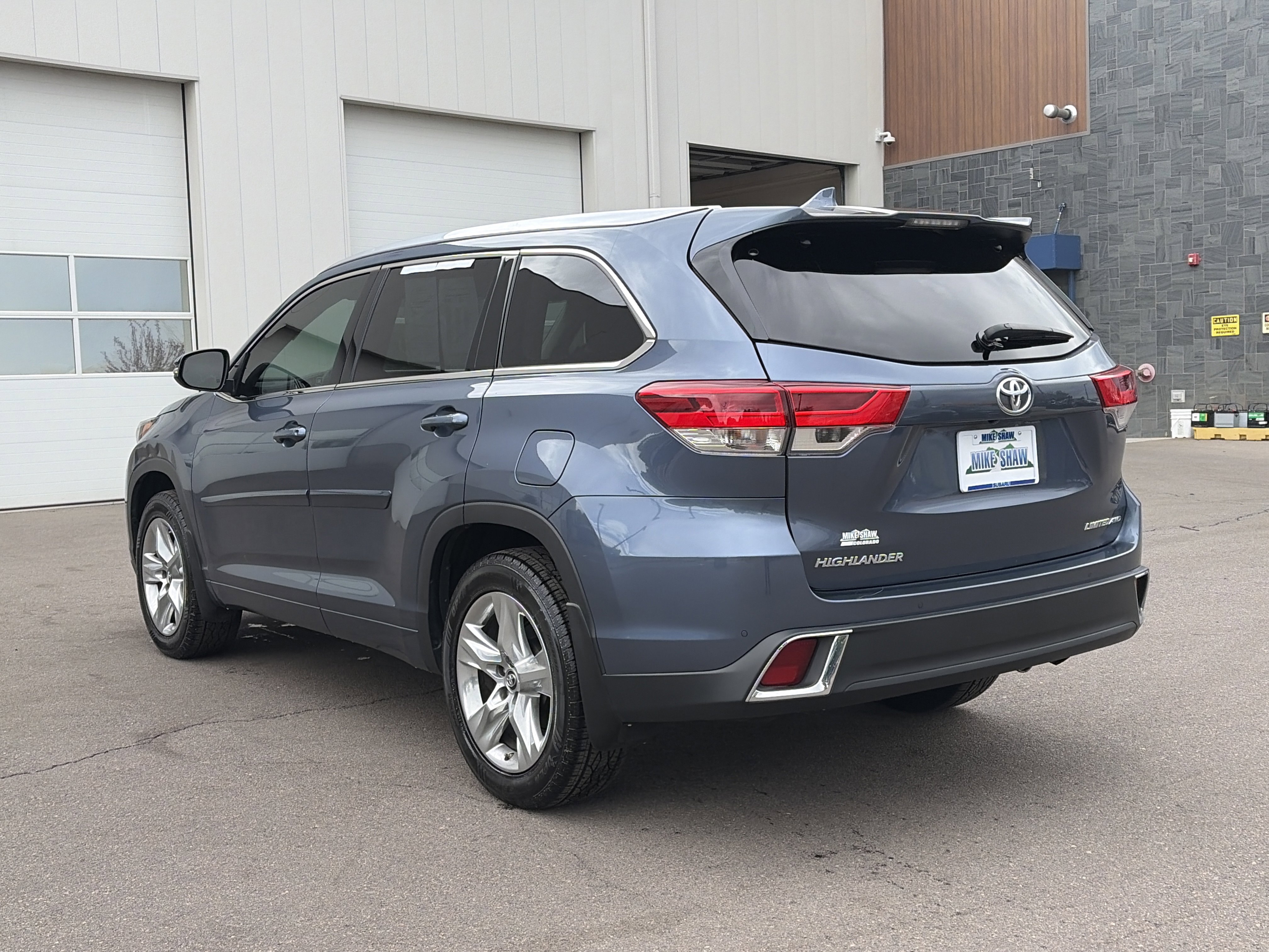 Used 2019 Toyota Highlander Limited AWD/4WD image 7