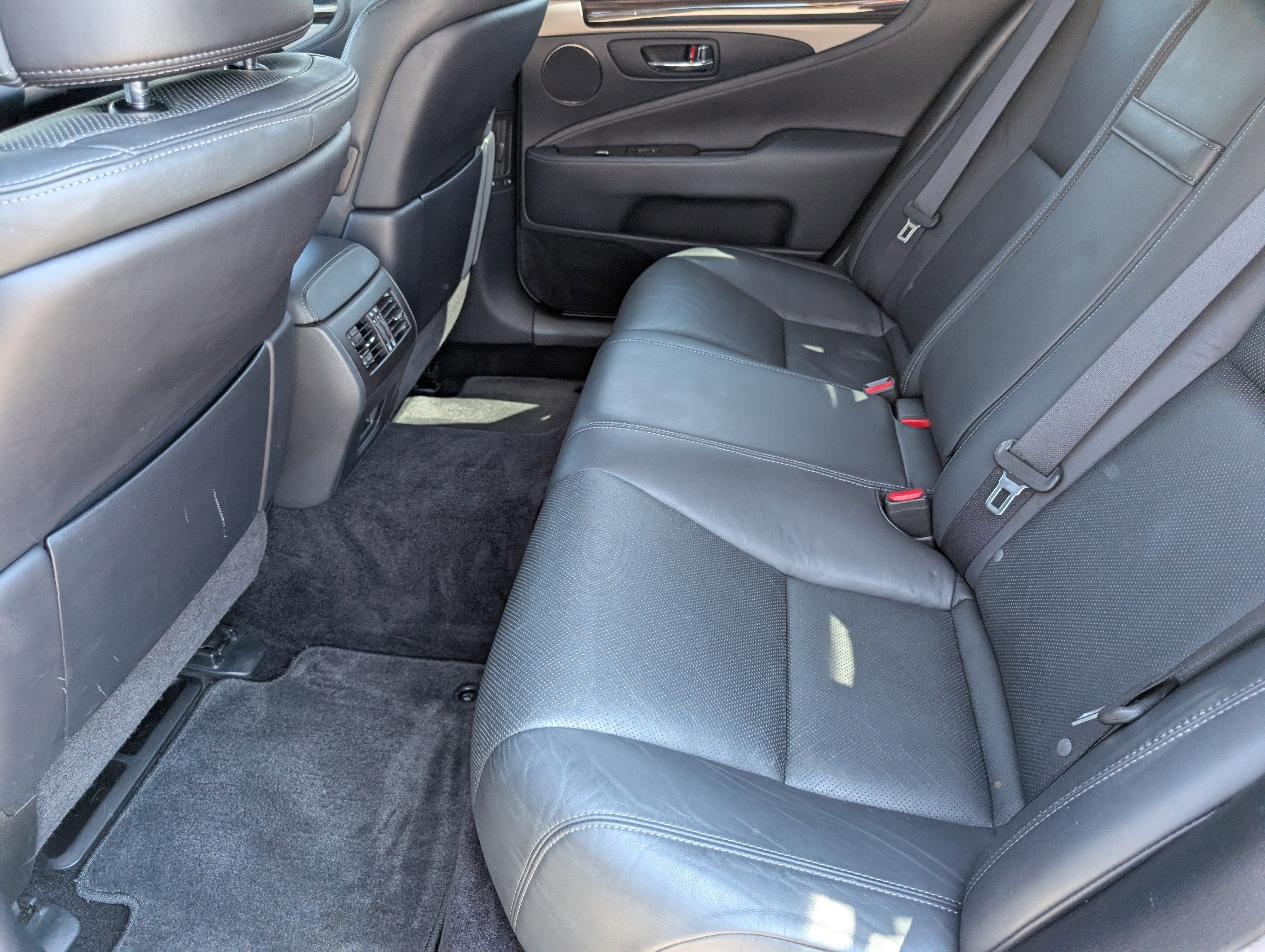 Used 2015 Lexus LS 460 image 11