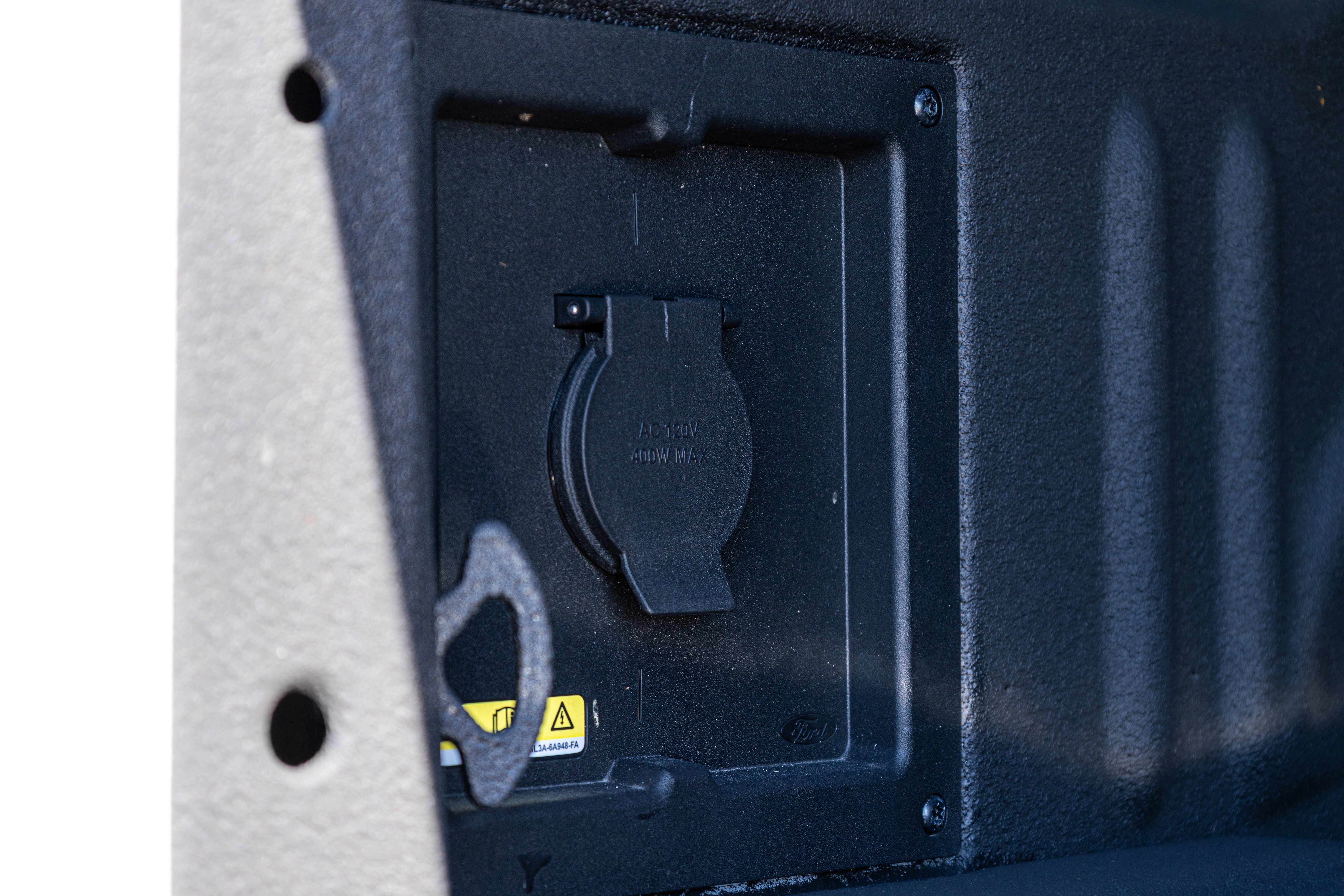 New 2025 Ford F150 XLT w/ Equipment Group 303A High image 32