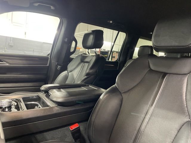 Used 2024 Jeep Wagoneer L Series II w/ Flexible Seating Group image 11