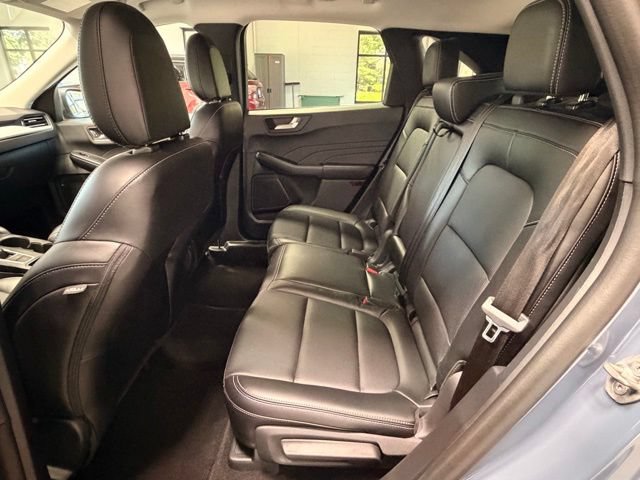 Used 2025 Ford Escape Platinum AWD/4WD image 19