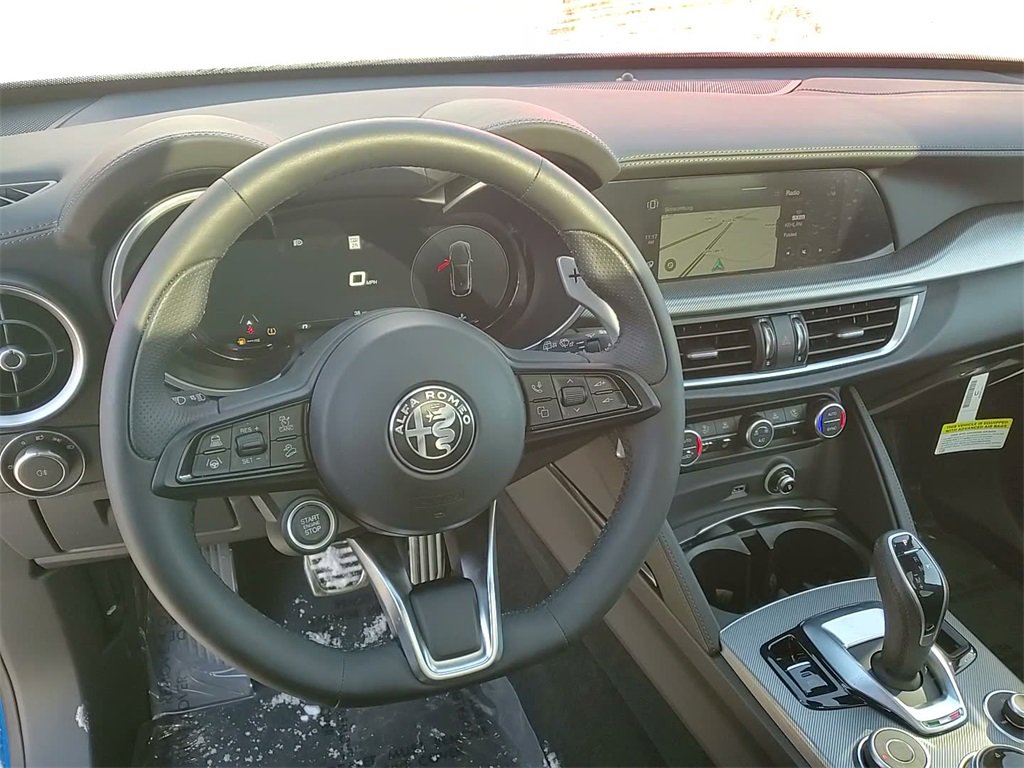 Used 2024 Alfa Romeo Stelvio Veloce image 33