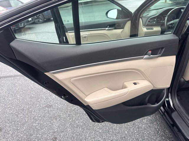 Used 2019 Hyundai Elantra Limited w/ Ultimate Package 02 FWD image 18