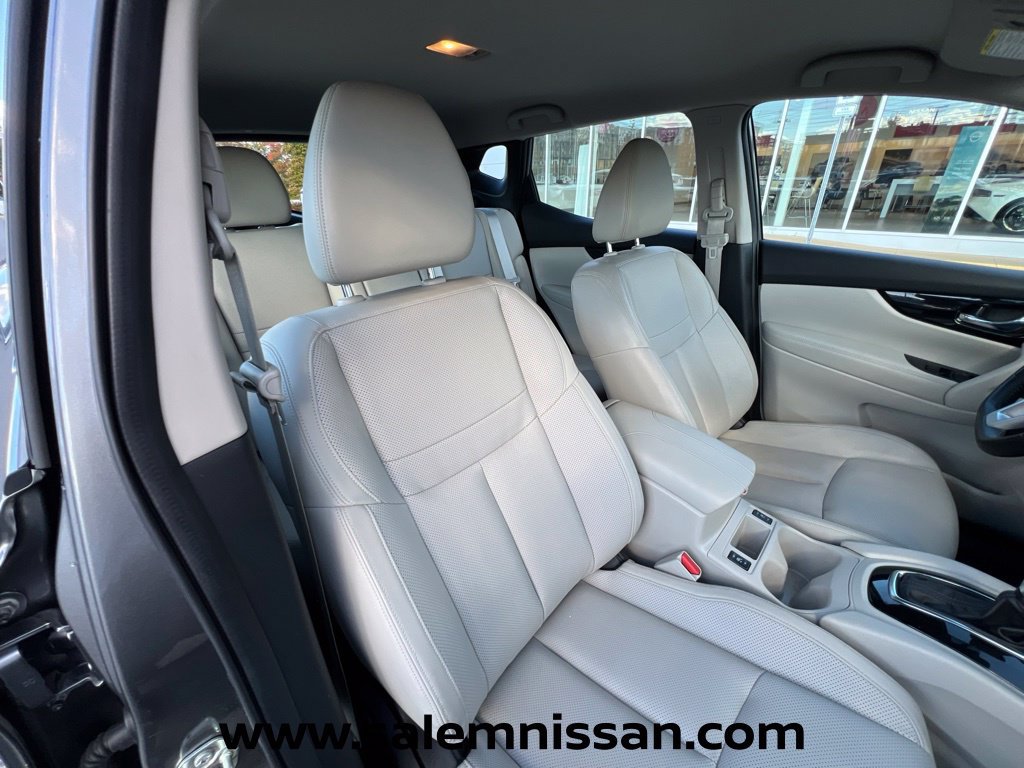 Used 2022 Nissan Rogue Sport SL AWD/4WD image 24