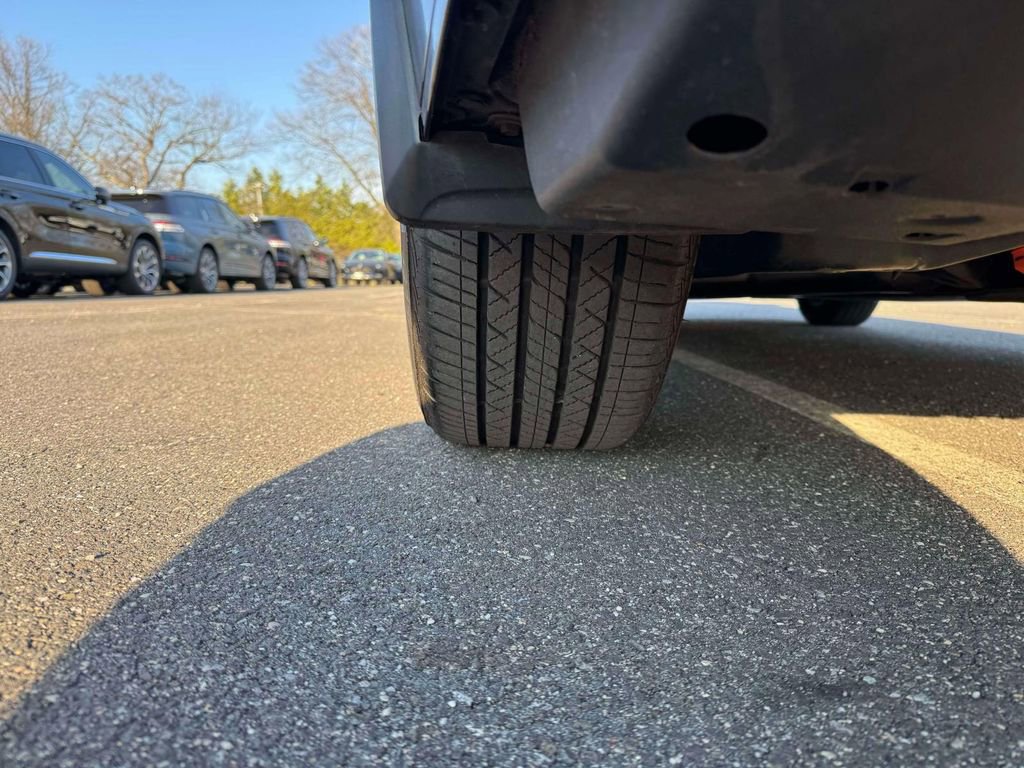 Used 2024 Toyota Sienna XSE w/ XSE Plus Package image 12
