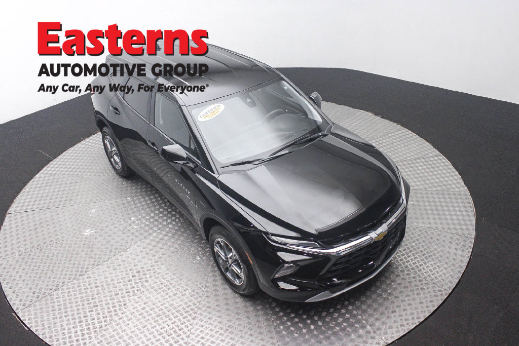 Used 2025 Chevrolet Blazer LT FWD image 5