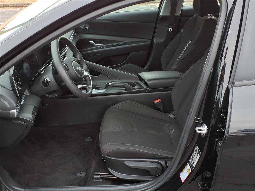 Used 2024 Hyundai Elantra SEL FWD image 28
