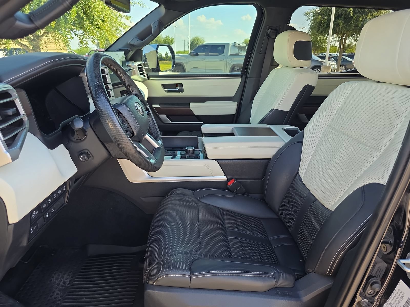 Used 2023 Toyota Tundra Capstone AWD/4WD image 12
