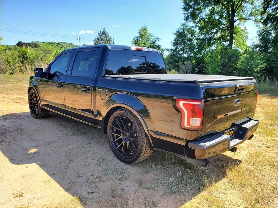 Used 2017 Ford F150 XLT w/ Equipment Group 302A Luxury RWD image 8