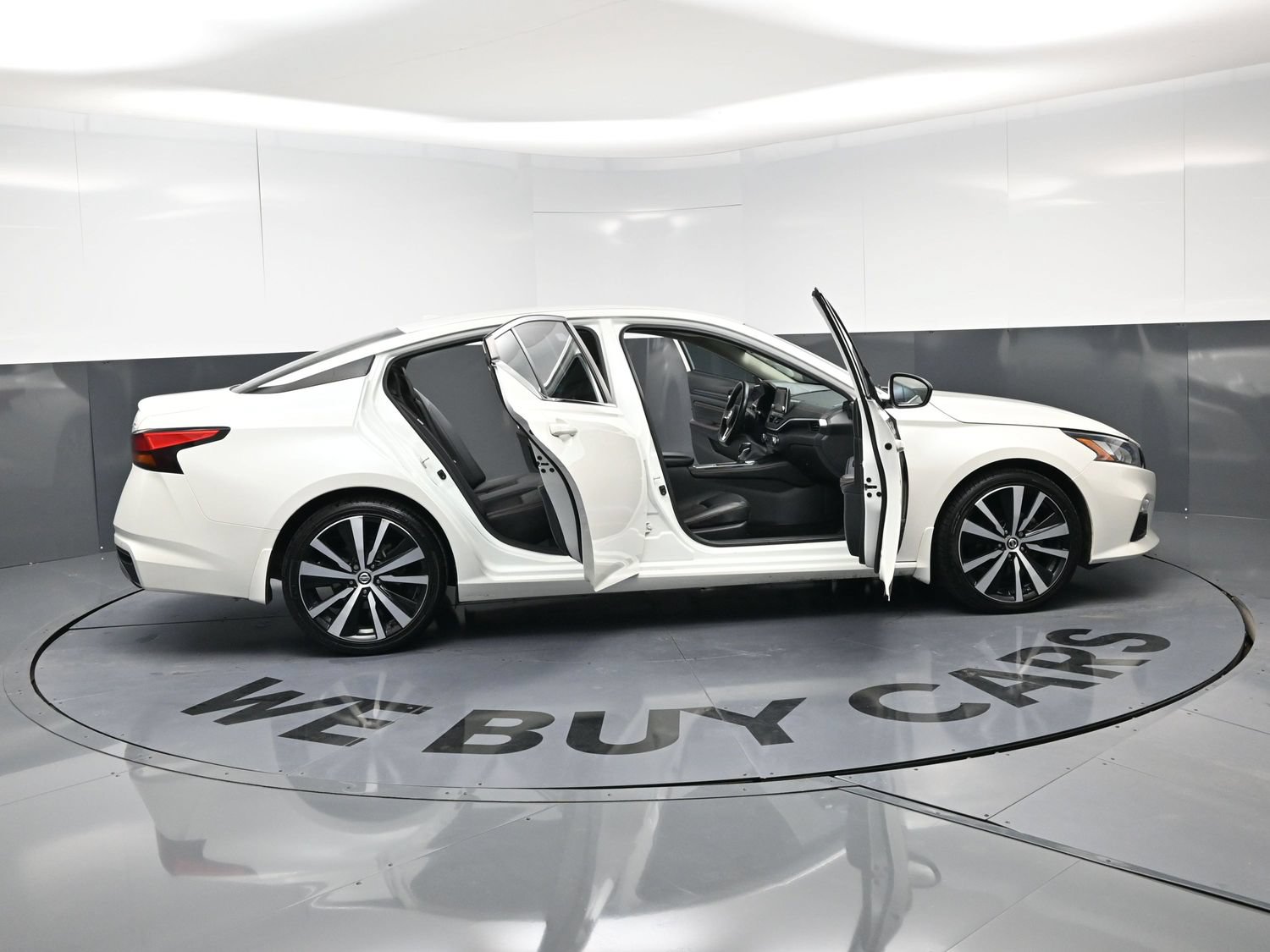 Used 2020 Nissan Altima 2.5 SR FWD image 25