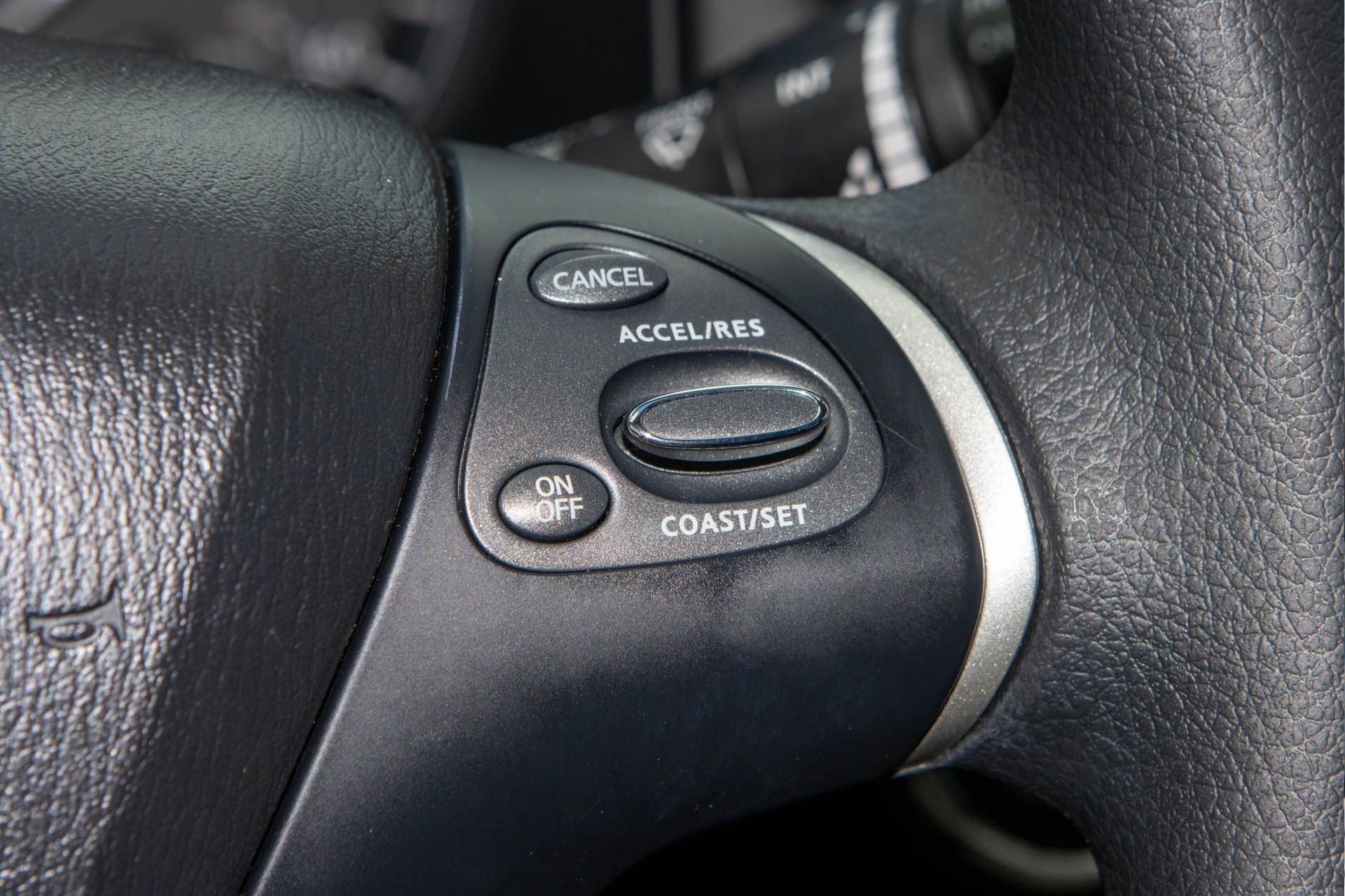 Used 2019 Nissan Pathfinder S image 29