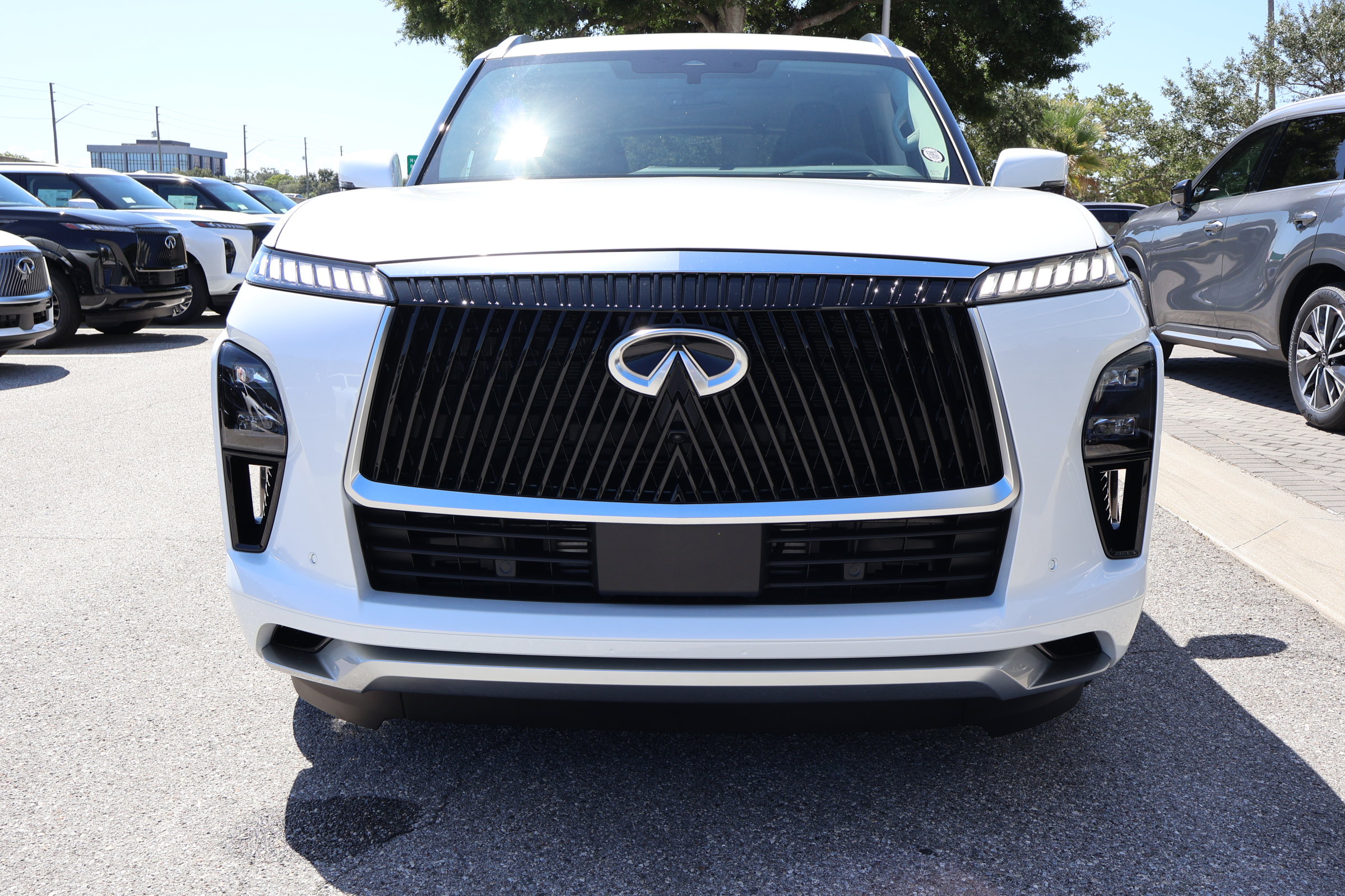 New 2026 INFINITI QX80 Luxe image 13