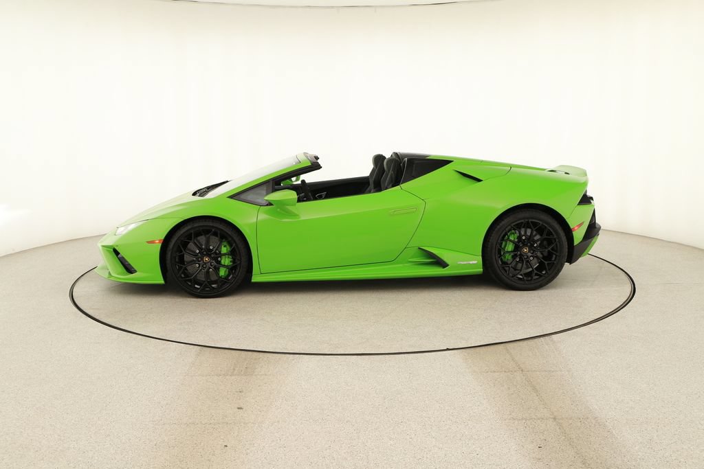 Used 2022 Lamborghini Huracan EVO RWD image 2