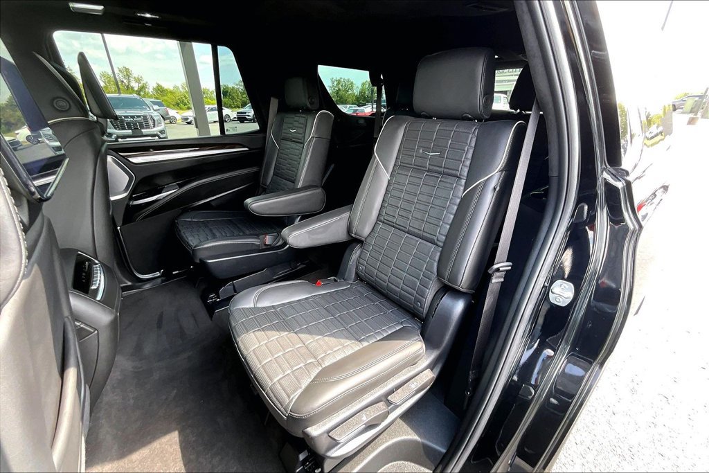 Used 2025 Cadillac Escalade Sport Platinum AWD/4WD image 24