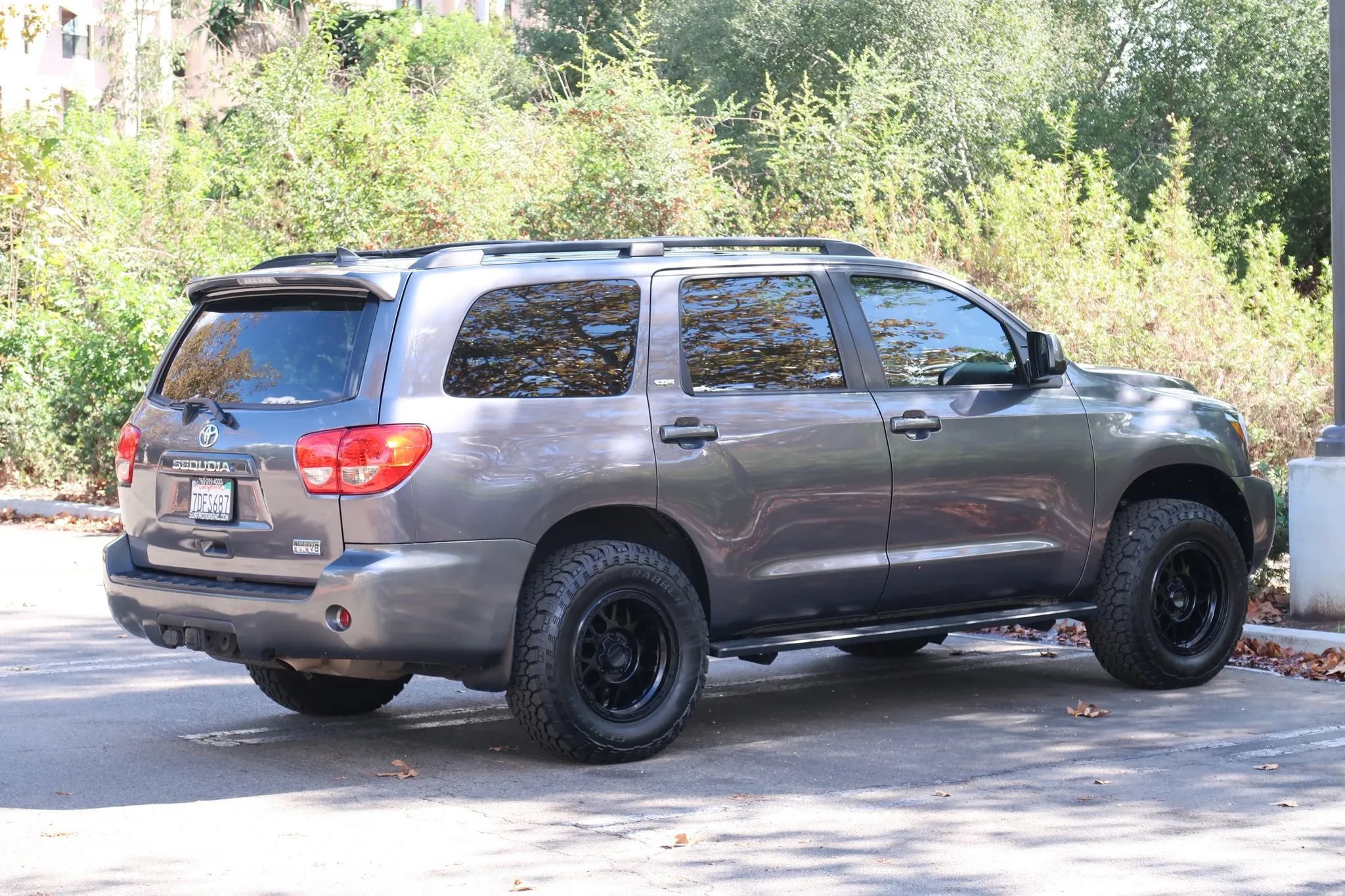 Used 2014 Toyota Sequoia SR5 AWD/4WD image 9