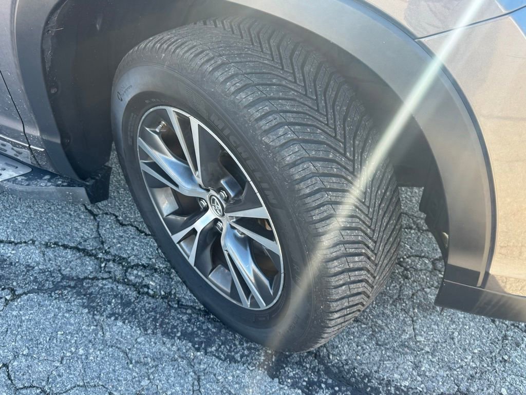 Used 2016 Toyota Highlander XLE image 41