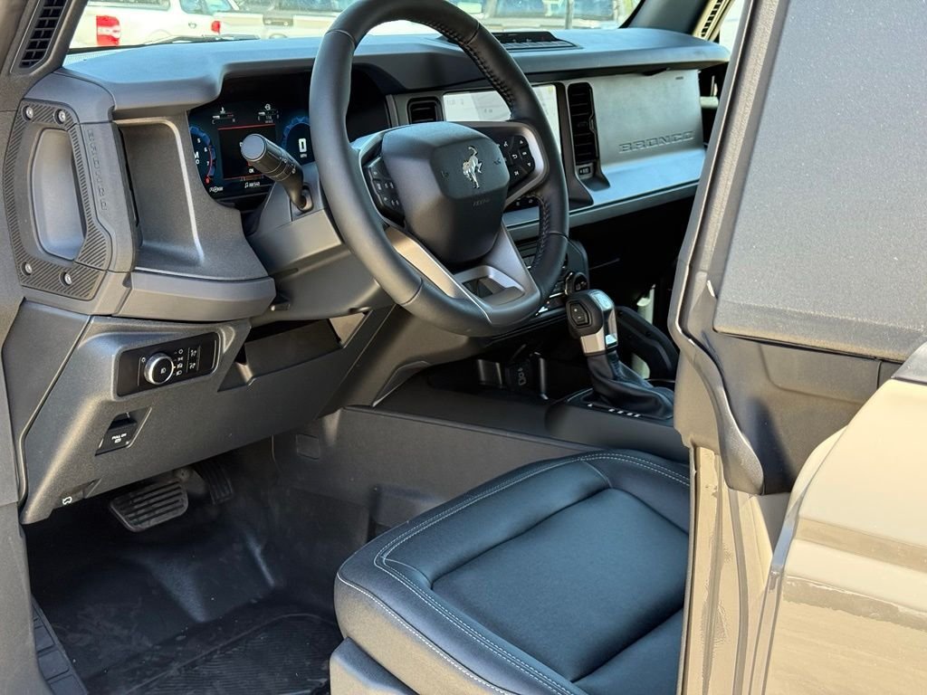 New 2026 Ford Bronco Badlands w/ Sasquatch Package AWD/4WD image 6