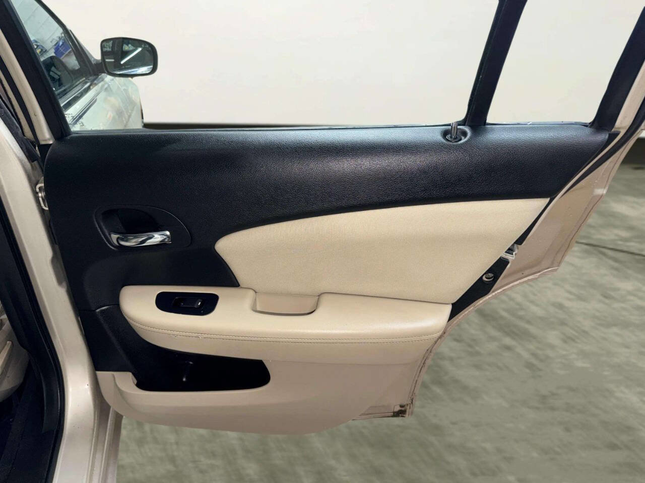 Used 2013 Chrysler 200 Touring image 20