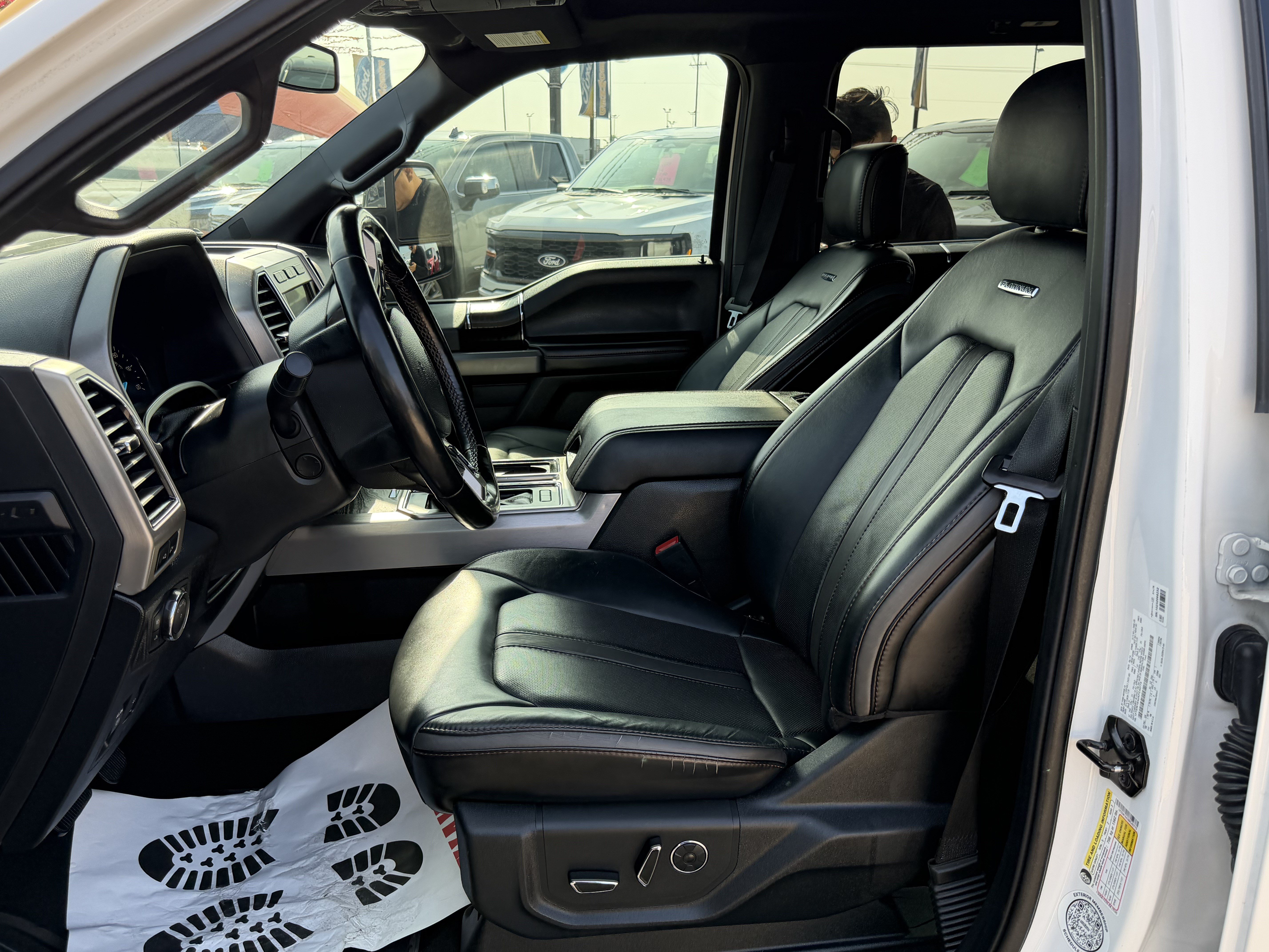 Used 2019 Ford F150 Platinum w/ Equipment Group 701A Luxury AWD/4WD image 17