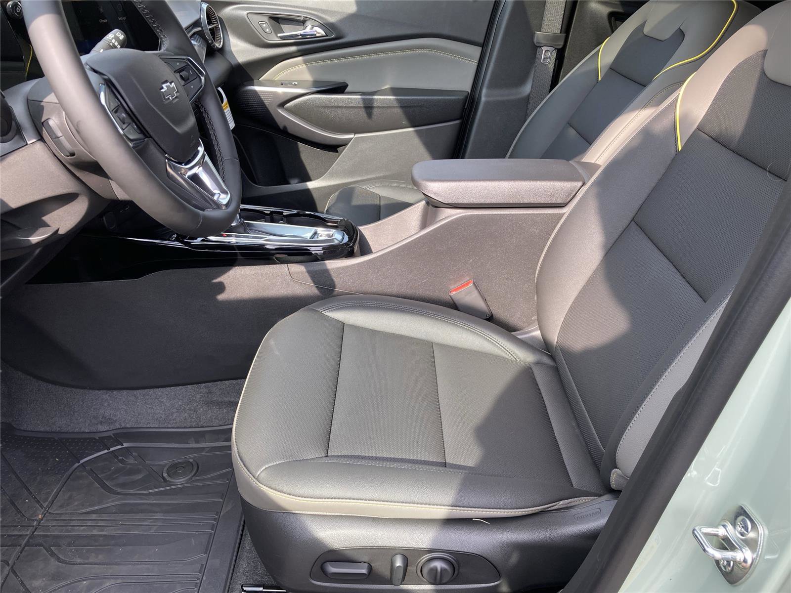 New 2026 Chevrolet Trax ACTIV w/ Sunroof Package image 12