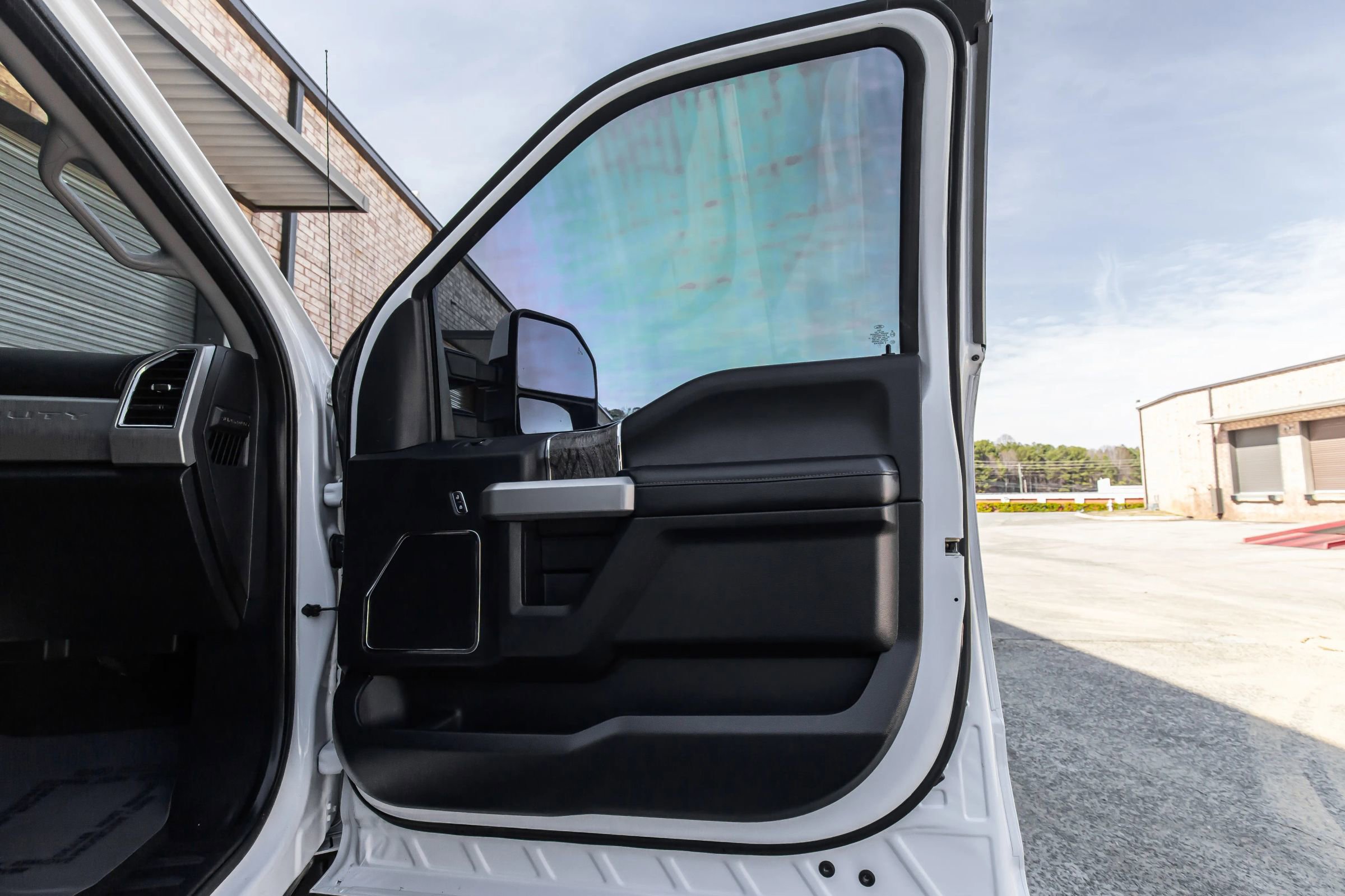 Used 2018 Ford F250 Lariat w/ Lariat Ultimate Package image 33