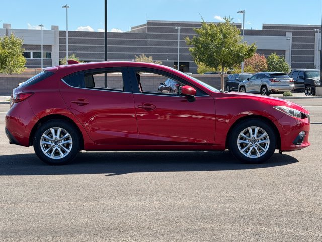 Used 2015 MAZDA MAZDA3 i Touring w/ Technology Package FWD image 9