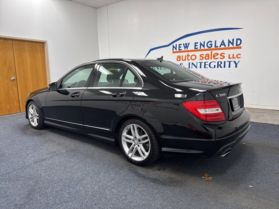 Used 2014 Mercedes-Benz C 300 4MATIC Sedan image 2