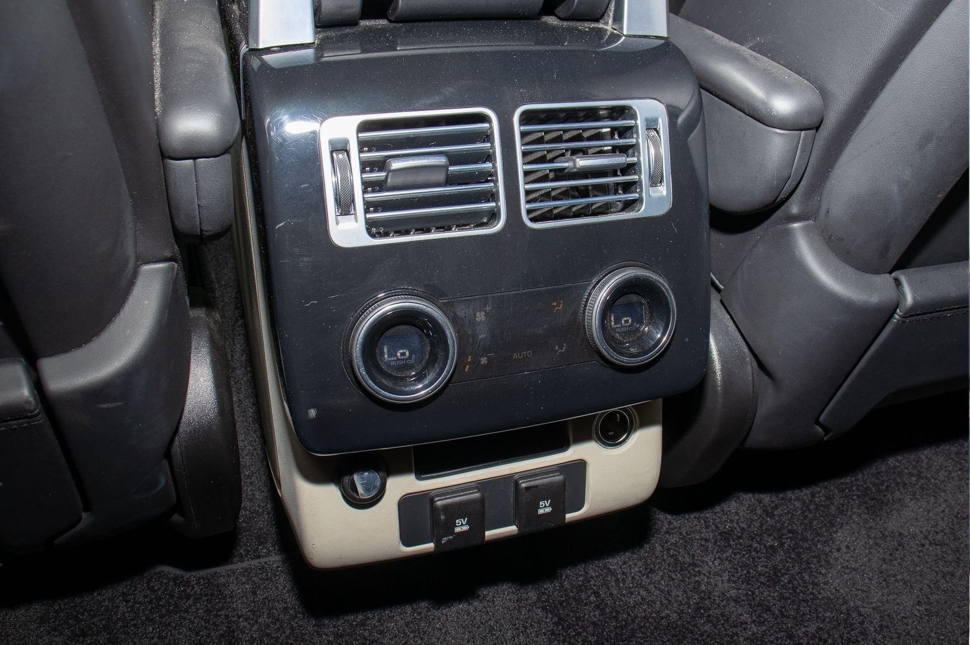 Used 2018 Land Rover Range Rover HSE image 21