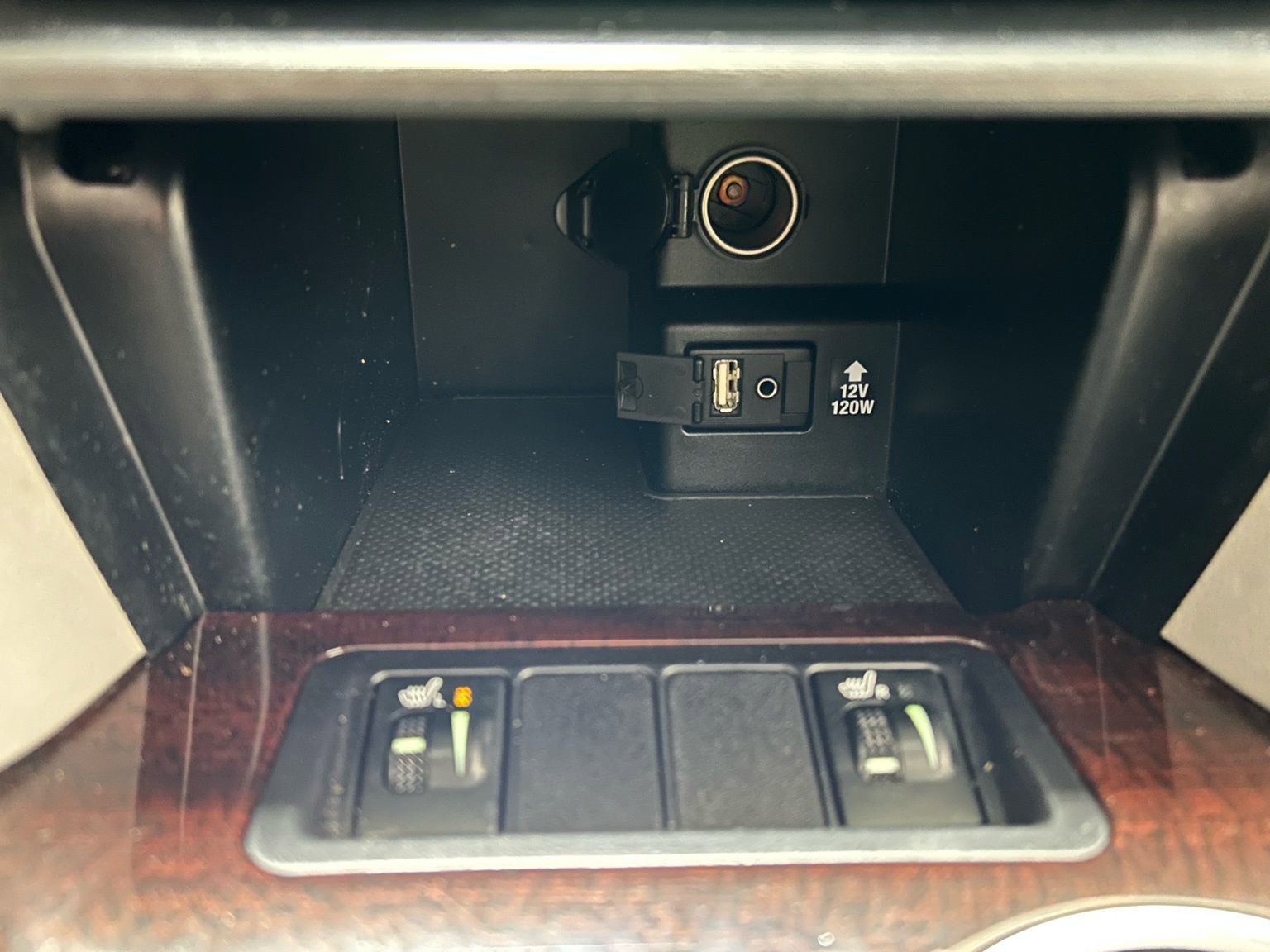 Used 2013 Toyota Camry XLE w/ Leather Pkg image 20