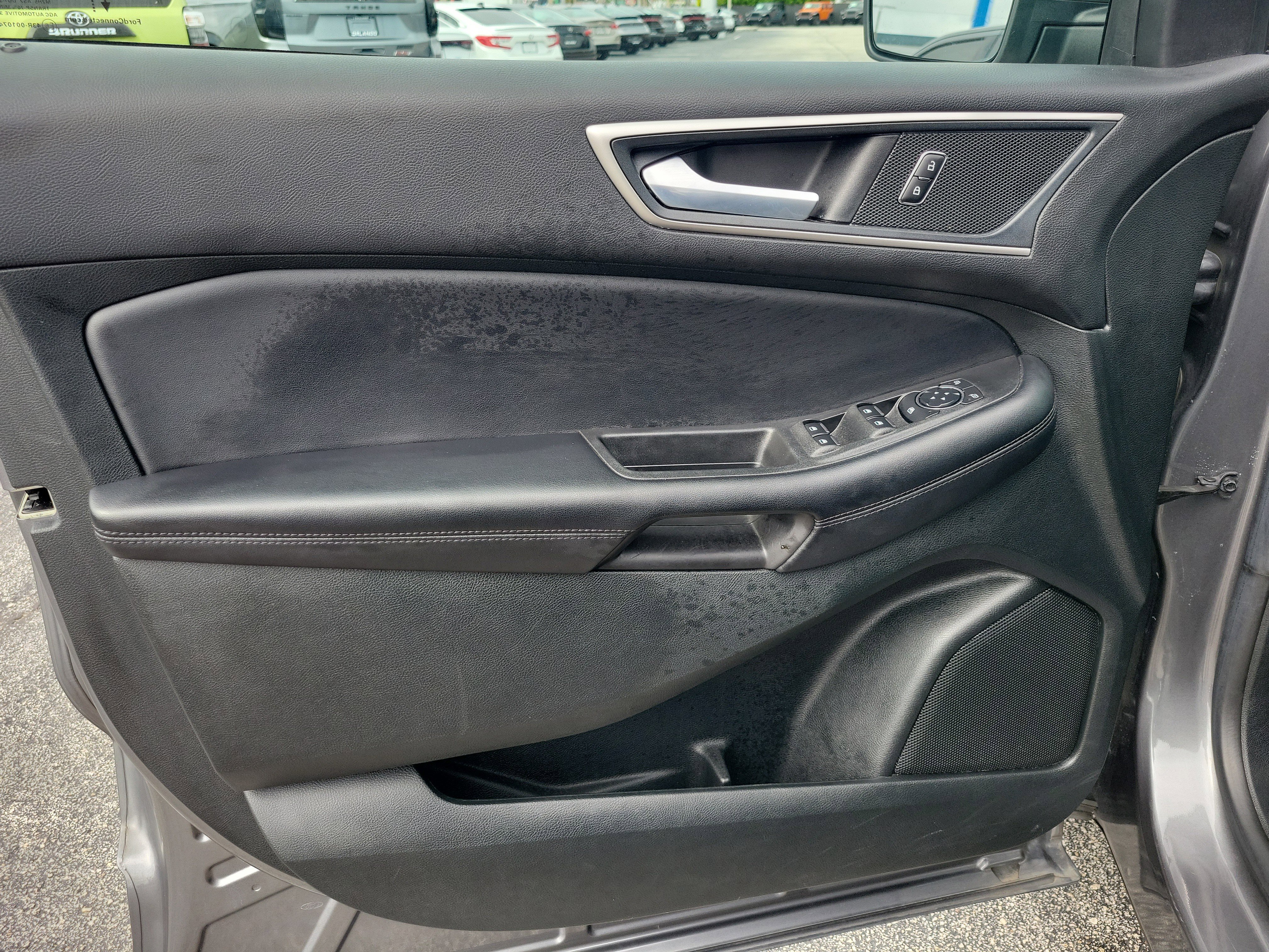 Used 2023 Ford Edge SEL image 16