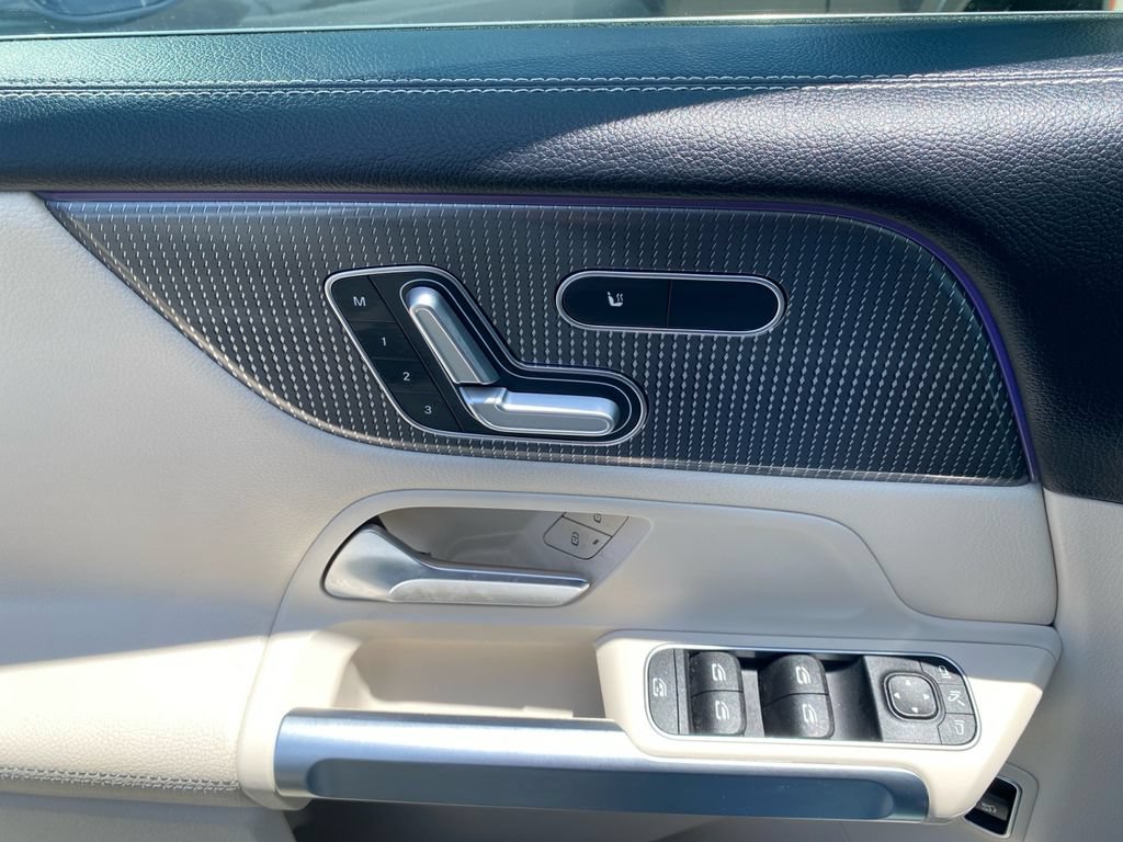 Used 2021 Mercedes-Benz GLB 250 4MATIC image 19