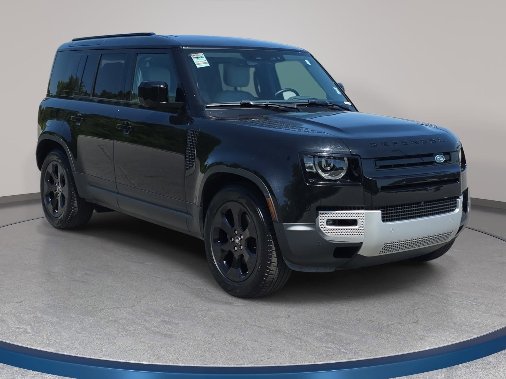 Used 2025 Land Rover Defender 110 S image 3