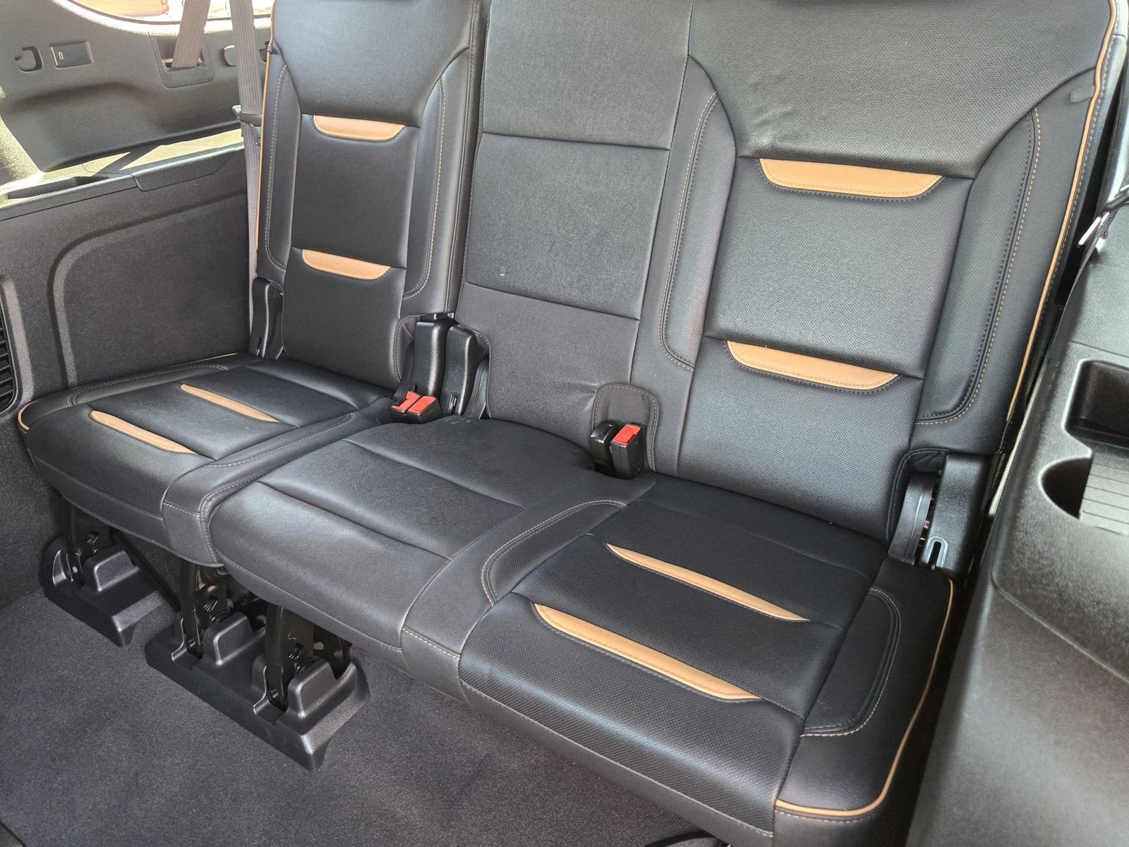 Used 2023 GMC Yukon XL AT4 w/ Technology Package image 34