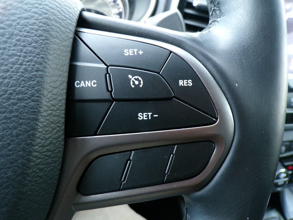 Used 2019 Jeep Cherokee Limited AWD/4WD image 32