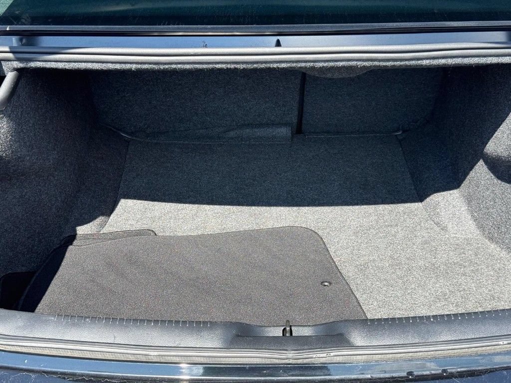 Used 2020 Chrysler 300 S RWD image 5
