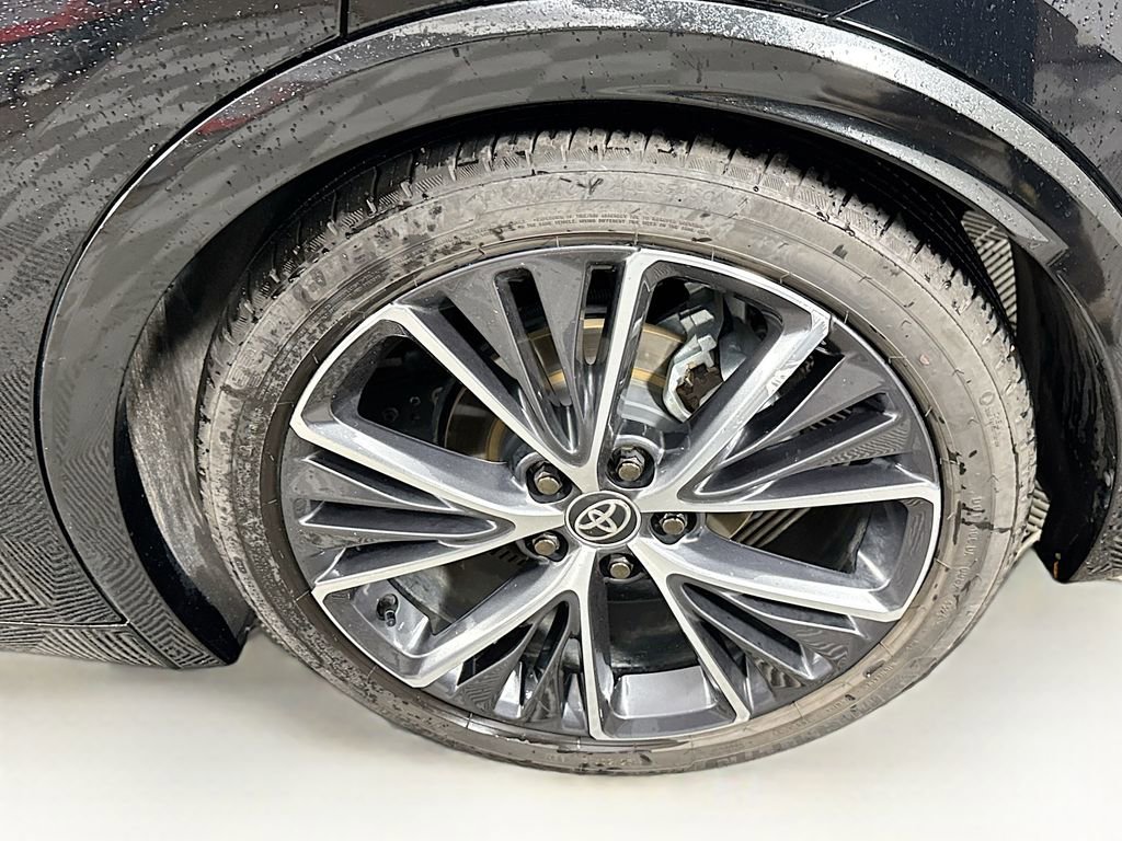 Used 2025 Toyota Prius XLE image 10