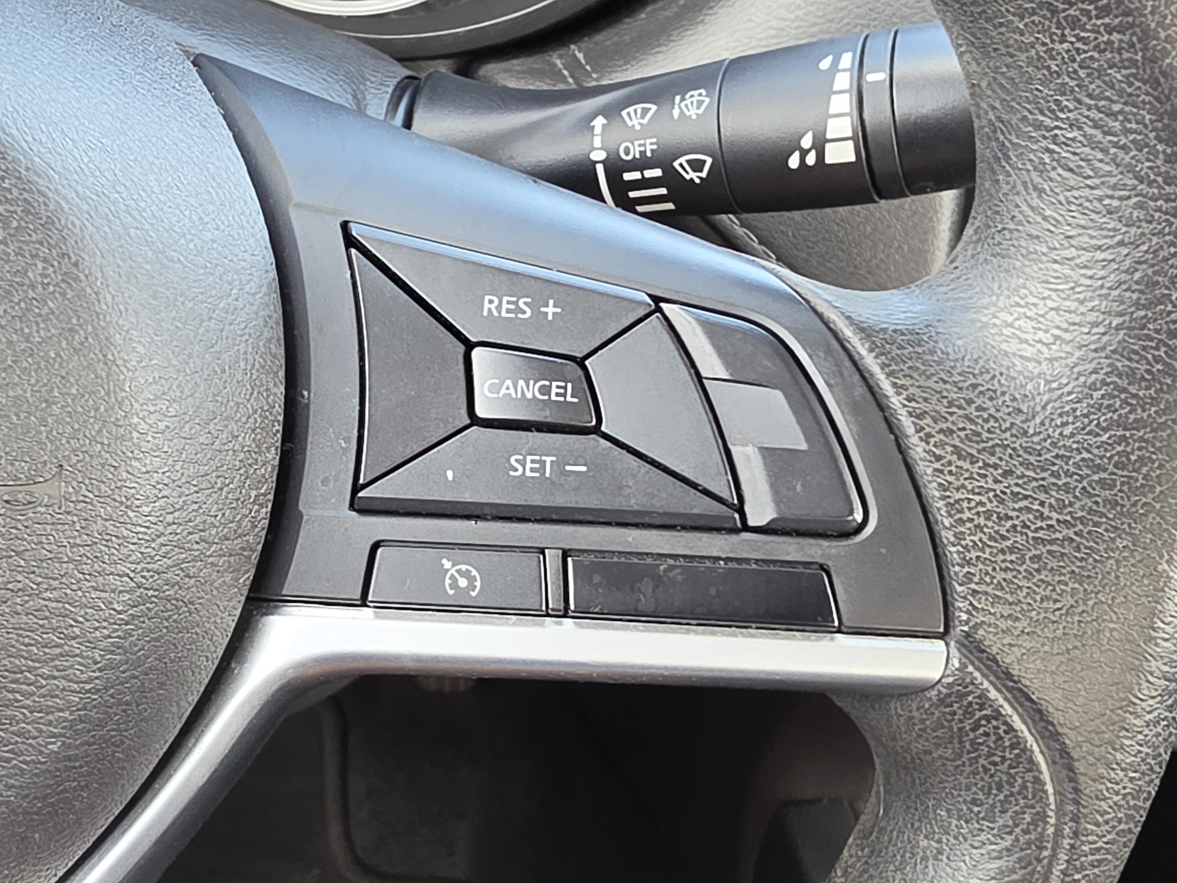 Used 2021 Nissan Versa S FWD image 13