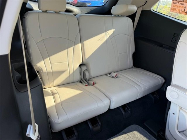 Used 2023 Buick Enclave Essence w/ Sport Touring Edition image 11