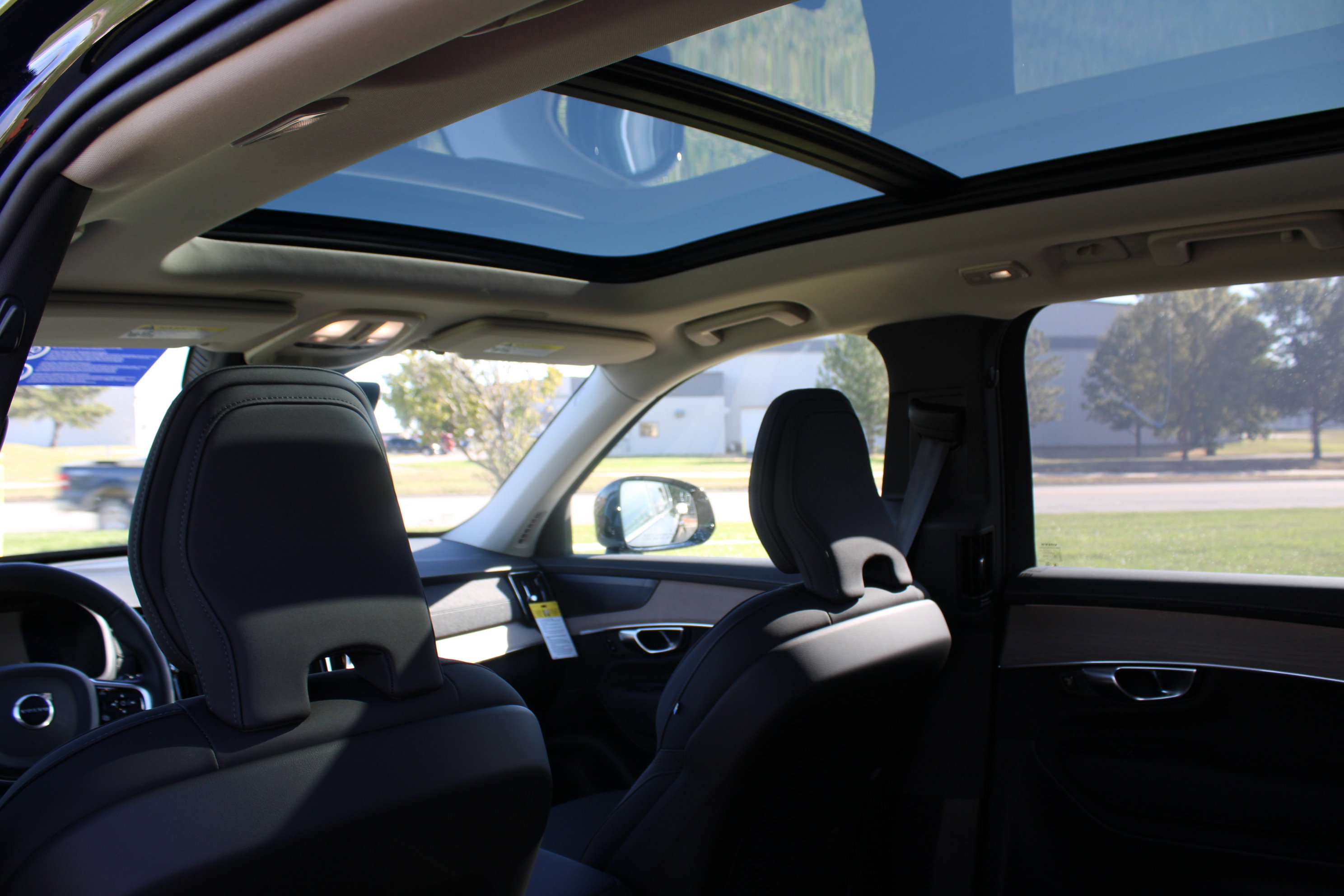 New 2026 Volvo XC90 B6 Plus w/ Protection Package Premier AWD/4WD image 34