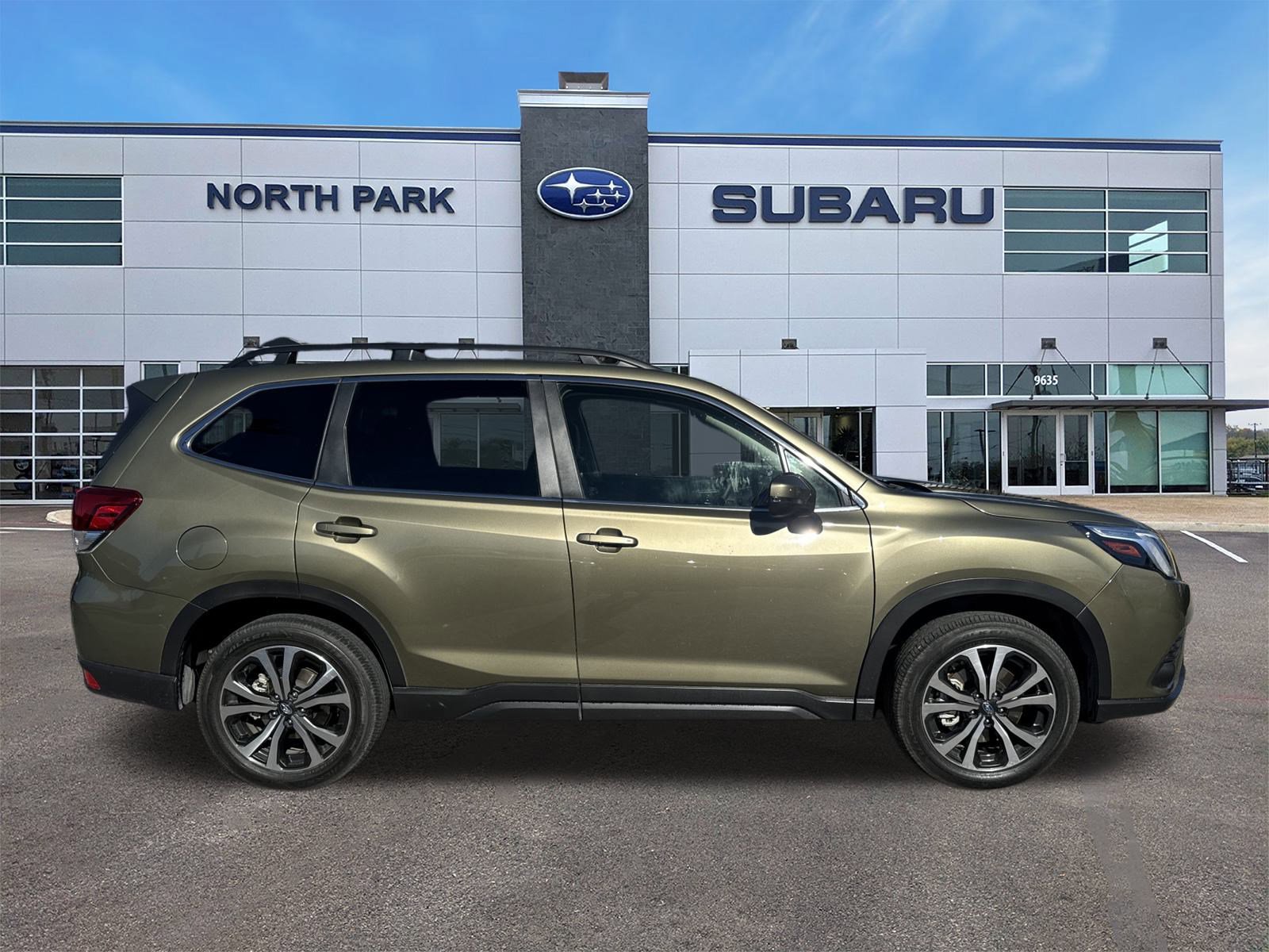 Certified 2023 Subaru Forester Limited image 2