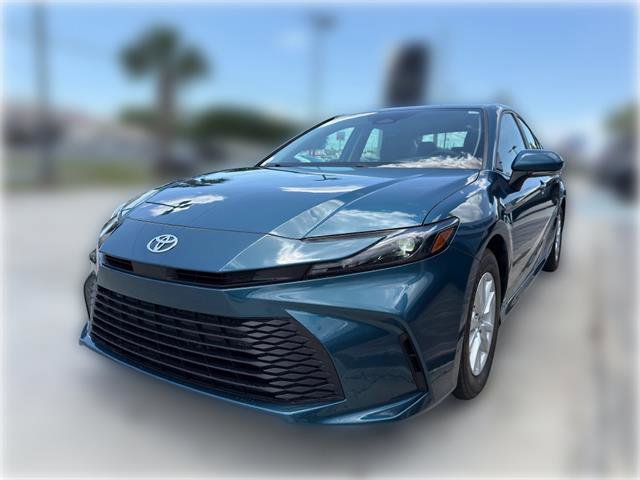 Used 2025 Toyota Camry LE image 3
