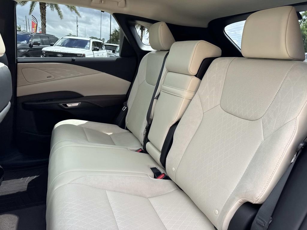 Used 2024 Lexus RX 350 FWD w/ Convenience Package image 19