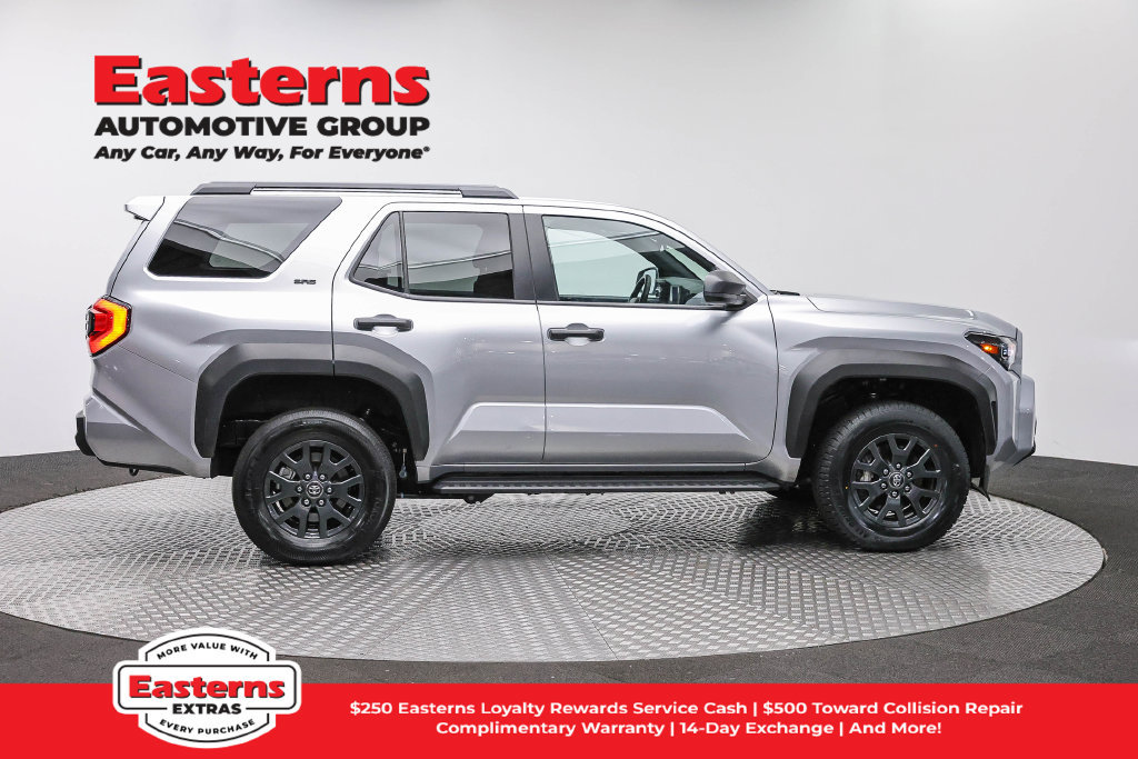 Used 2025 Toyota 4Runner SR5 AWD/4WD image 5
